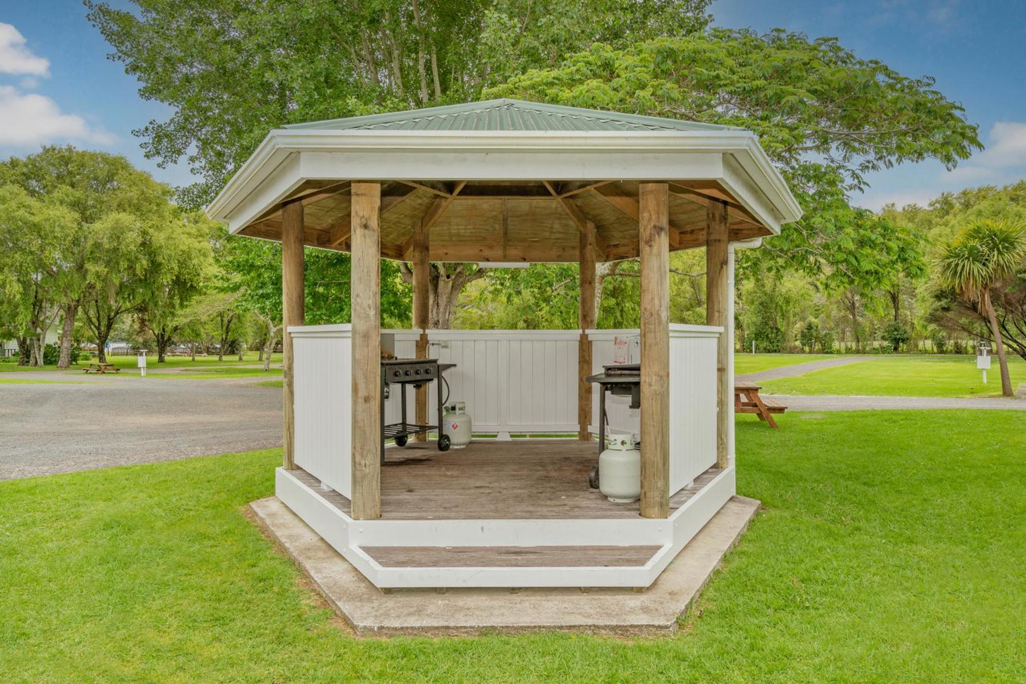 Coromandel Shelly Beach Top 10 Holiday Park Exterior photo