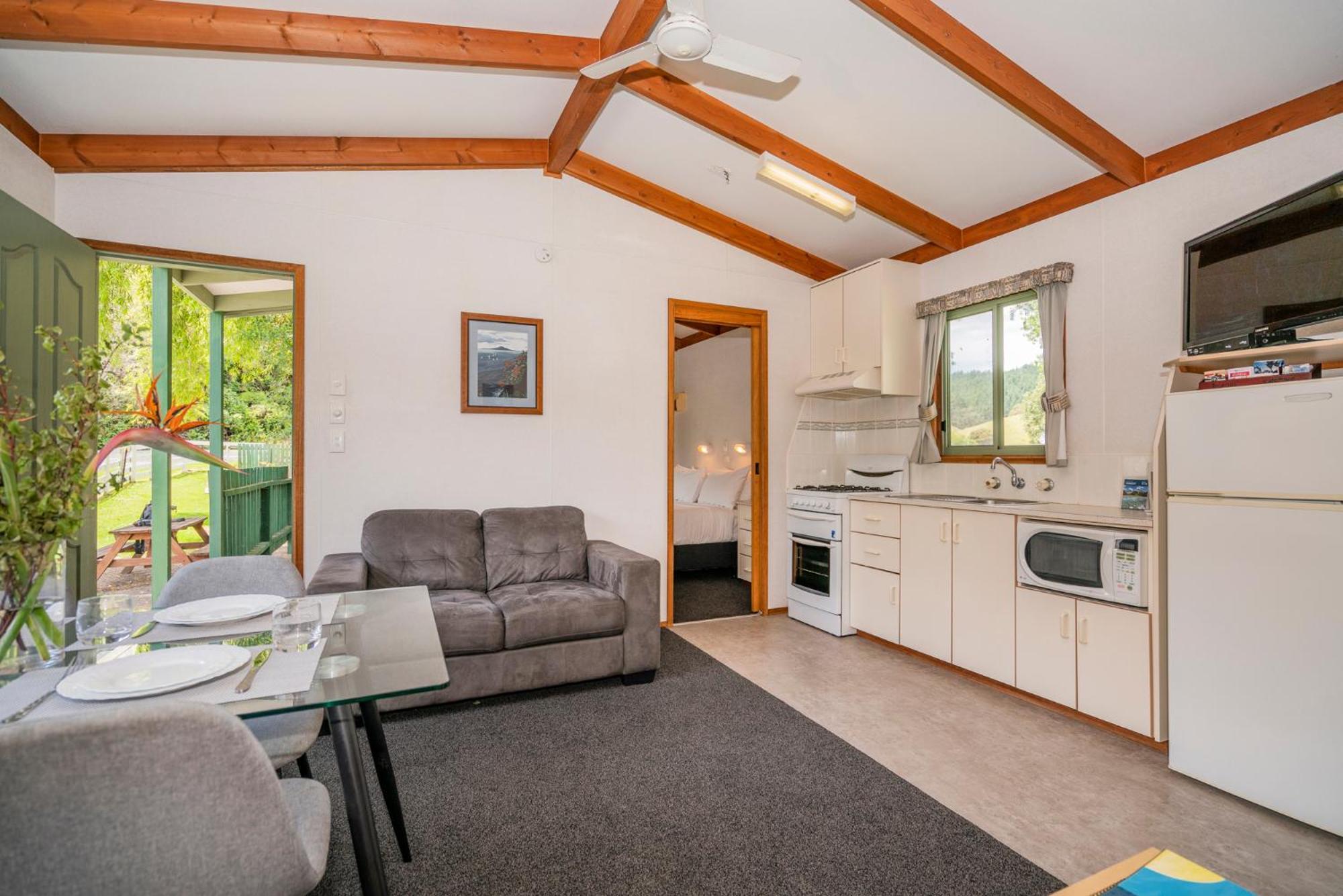 Coromandel Shelly Beach Top 10 Holiday Park Exterior photo