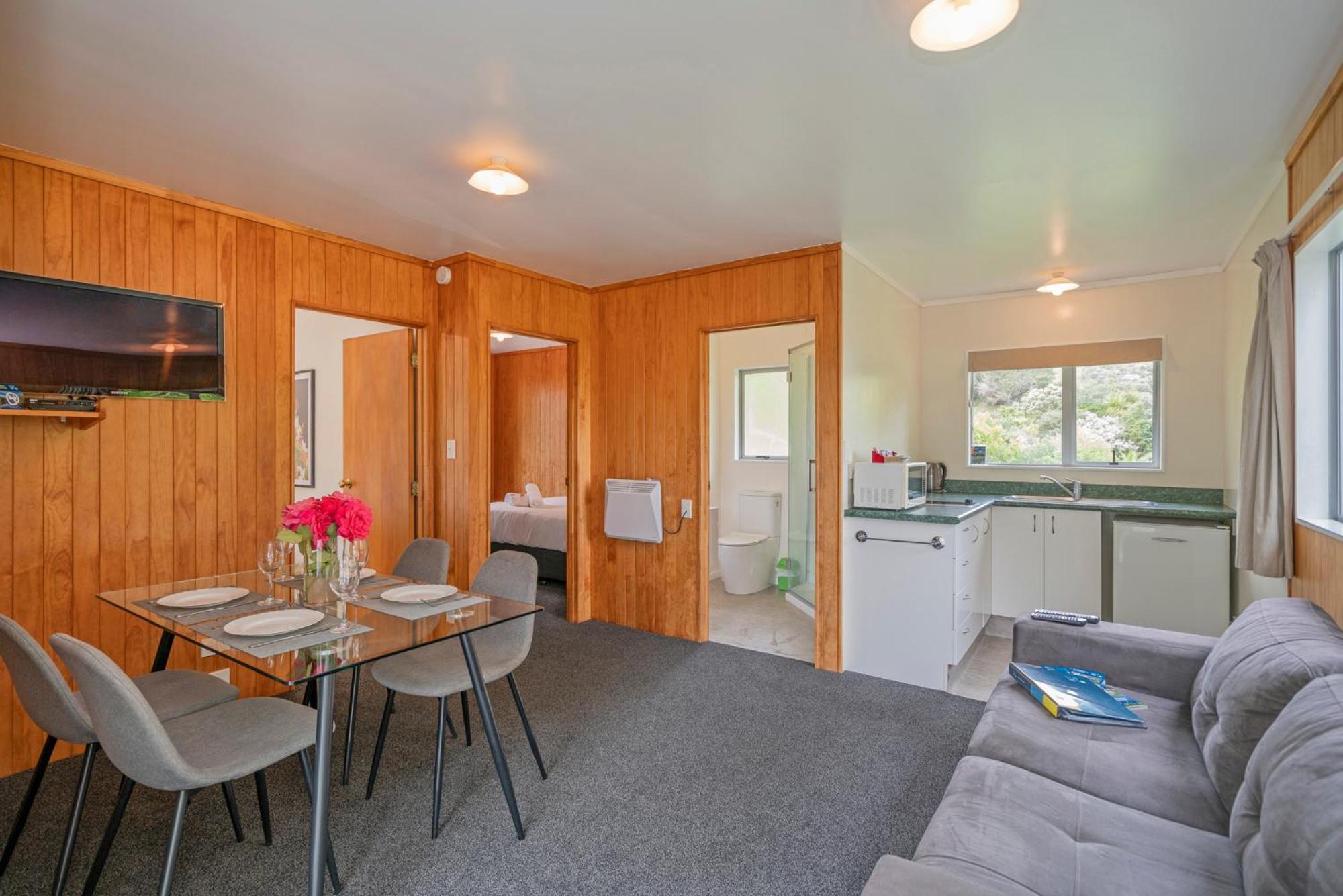 Coromandel Shelly Beach Top 10 Holiday Park Room photo