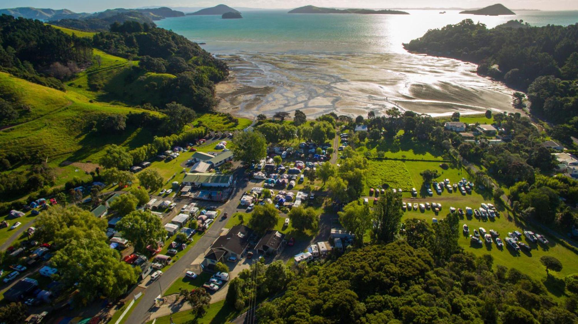 Coromandel Shelly Beach Top 10 Holiday Park Exterior photo